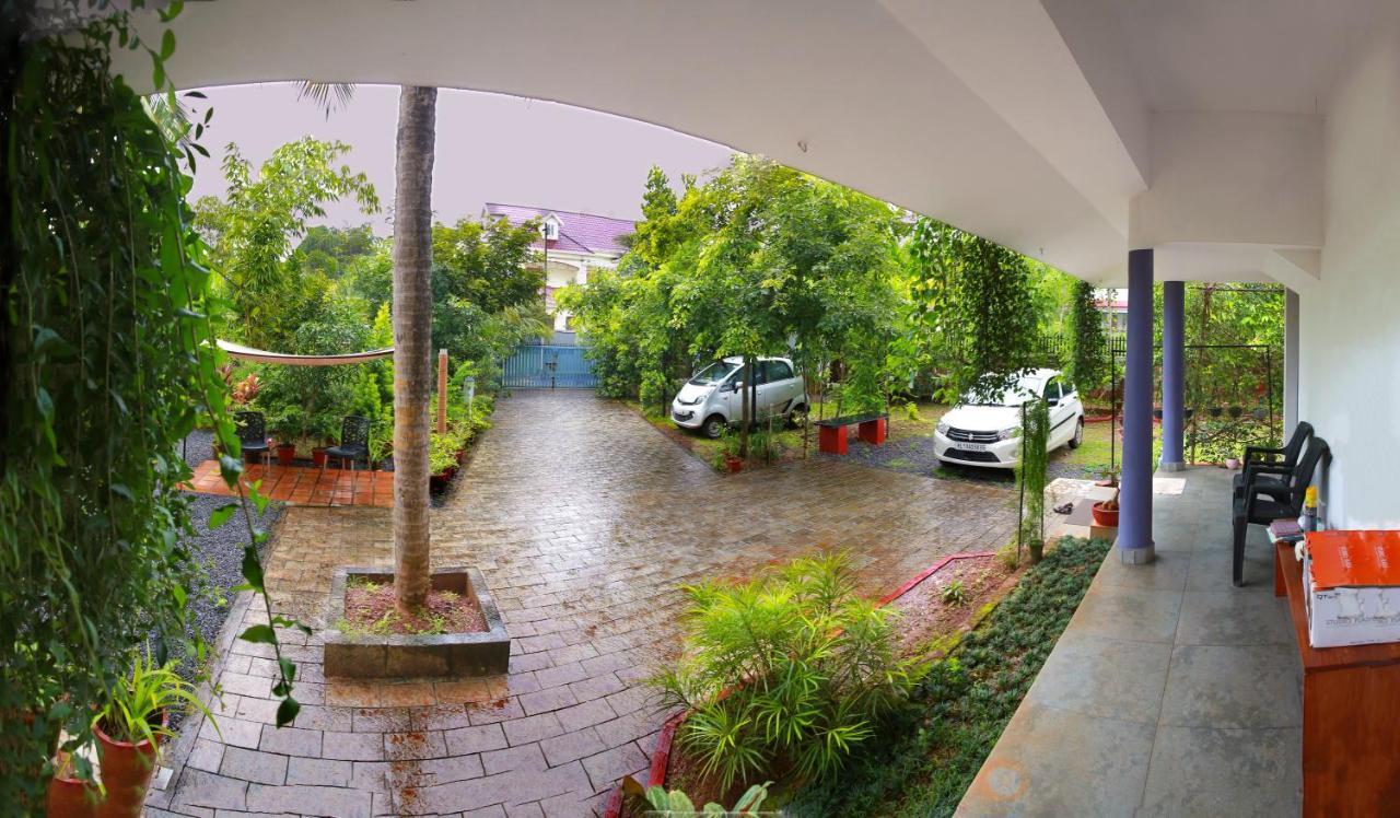 Monsoon Apartments Kannur Buitenkant foto